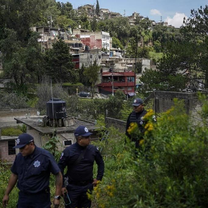 6 die in a landslide caused by heavy rains in Mexico